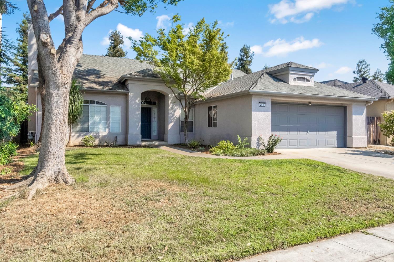 261 W Chennault Avenue