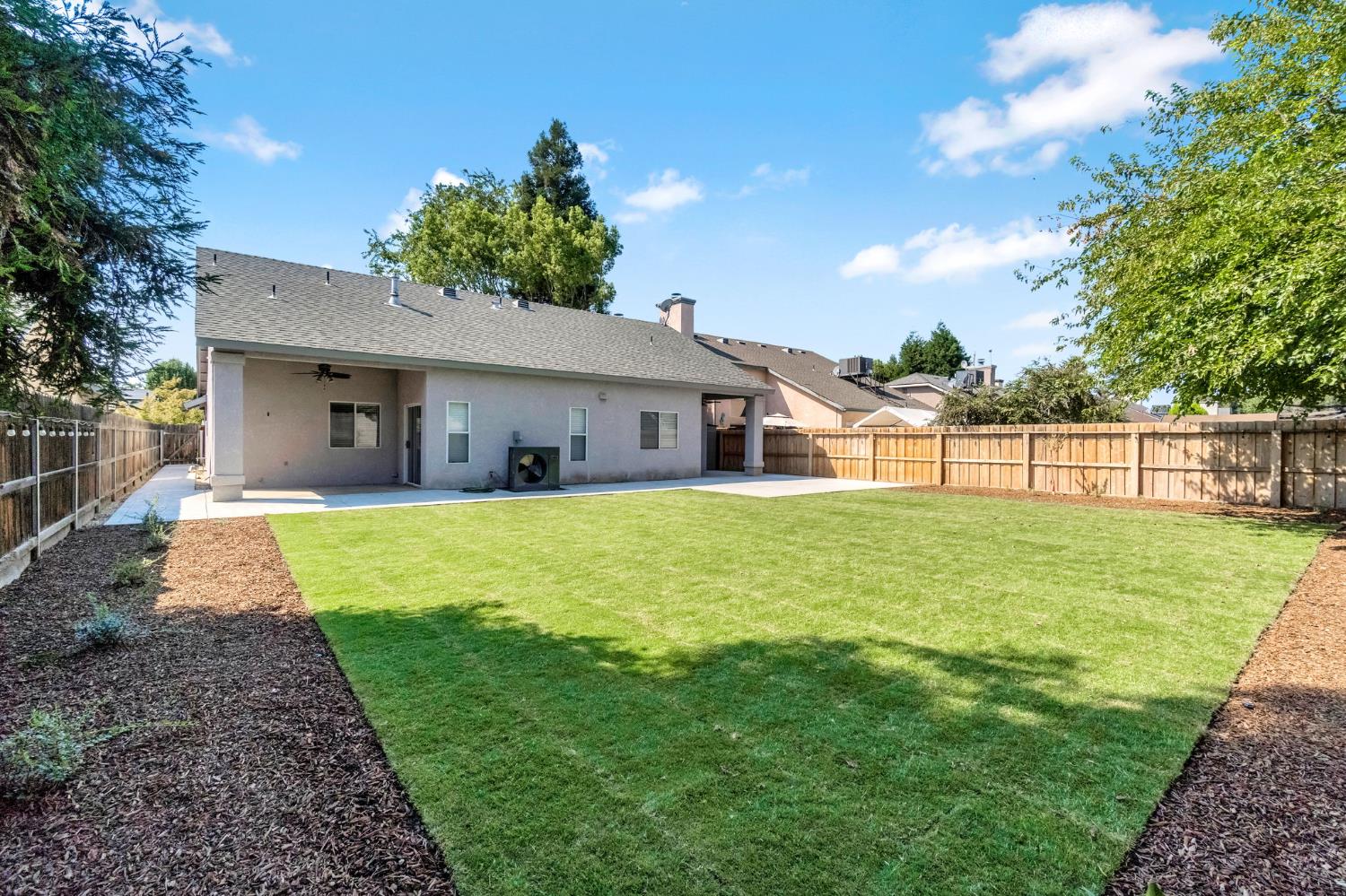 261 W Chennault Avenue