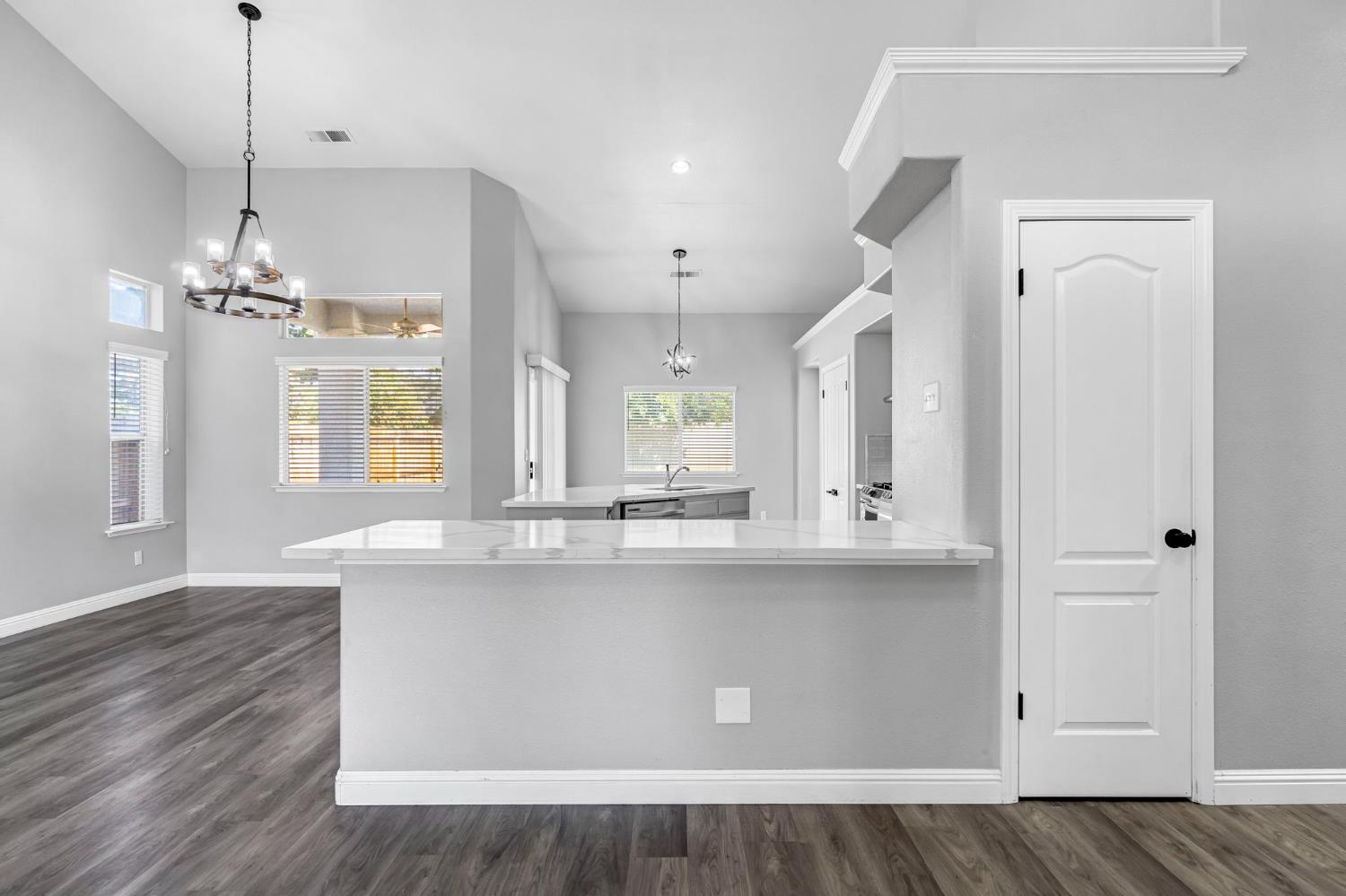261 W Chennault Avenue