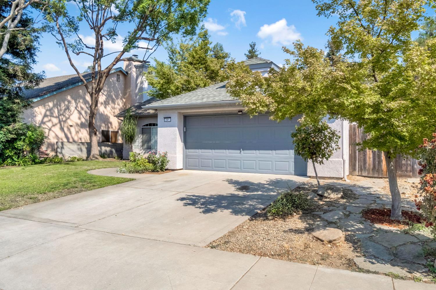 261 W Chennault Avenue