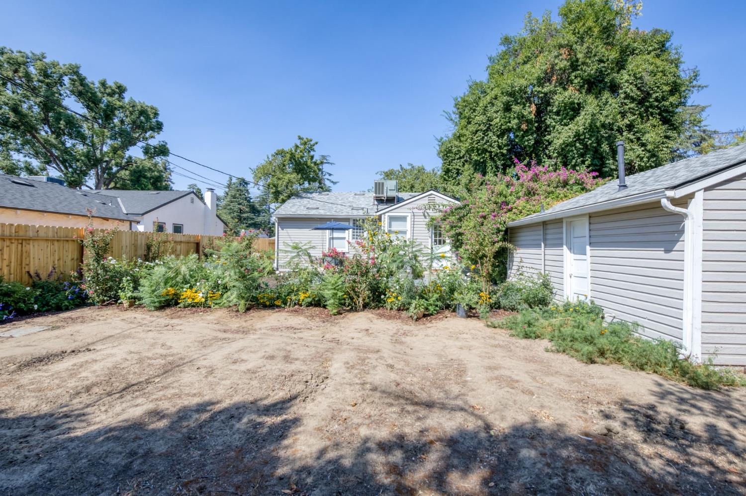 822 E Dayton Avenue