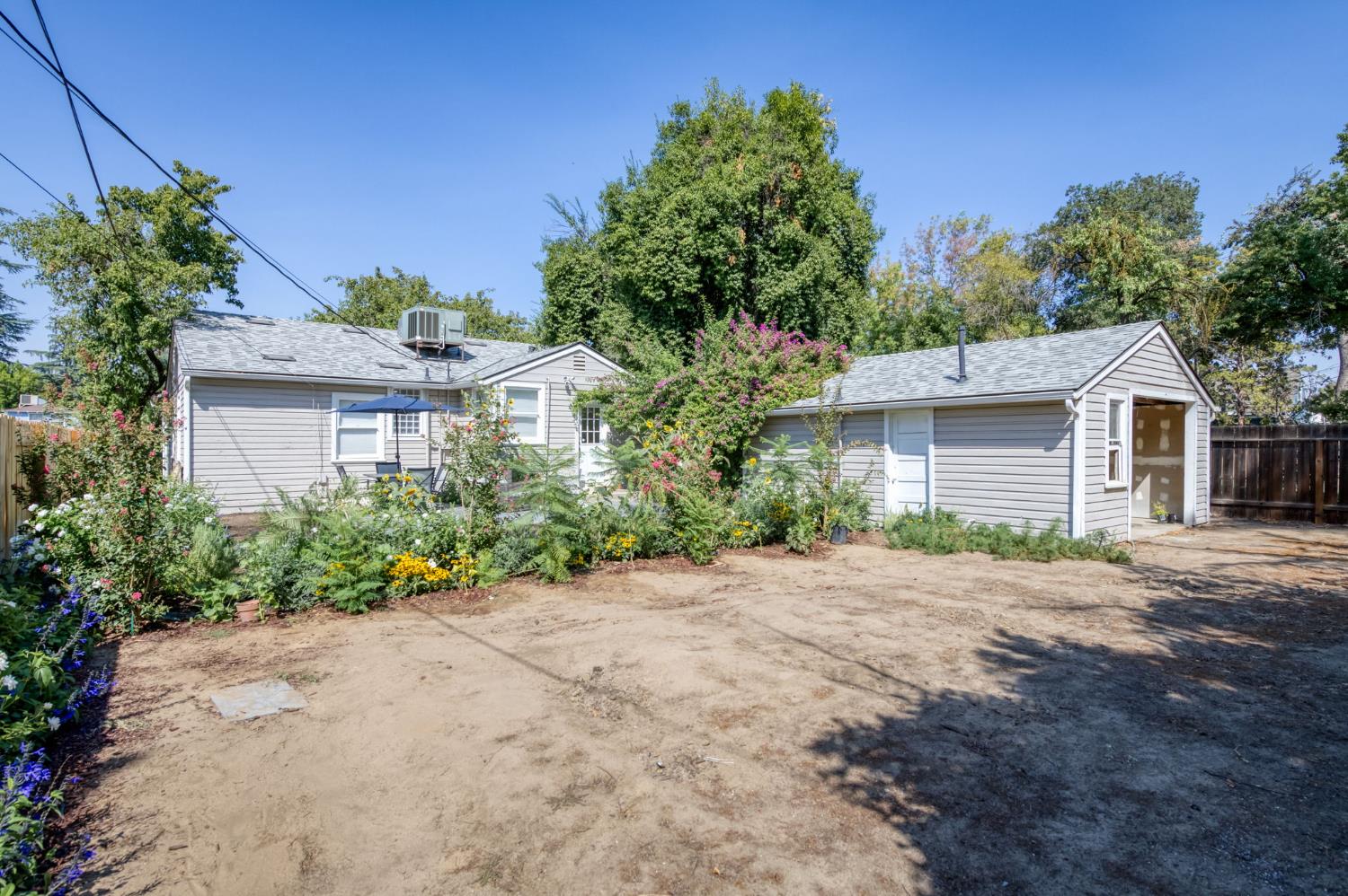 822 E Dayton Avenue