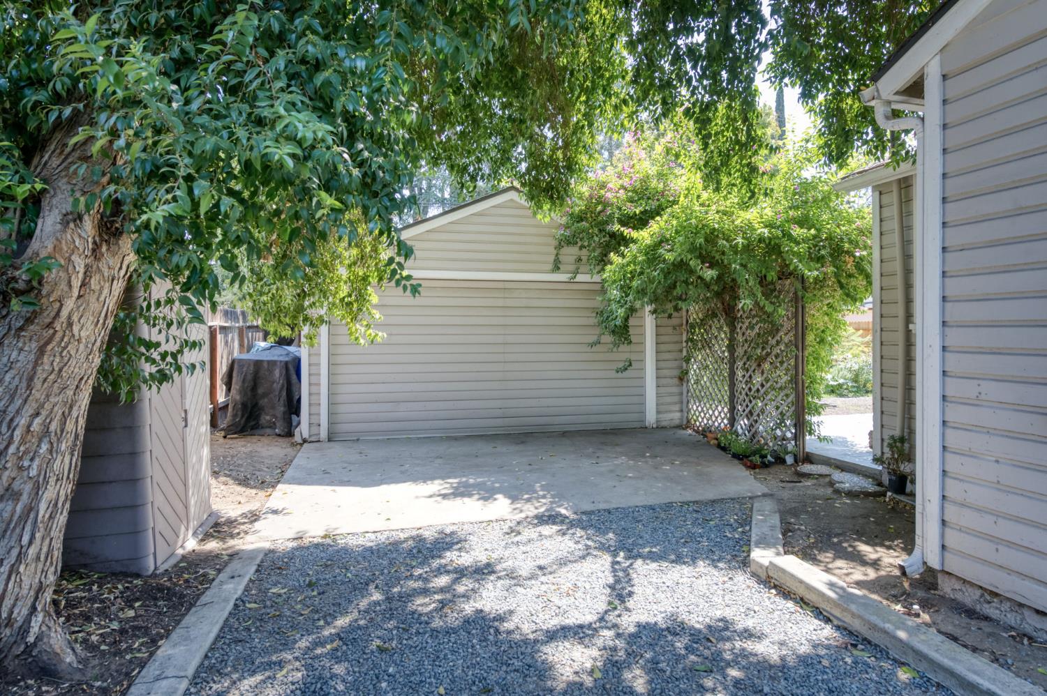 822 E Dayton Avenue