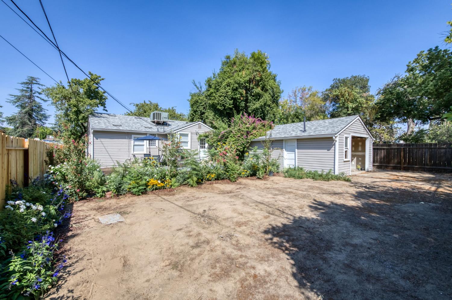 822 E Dayton Avenue