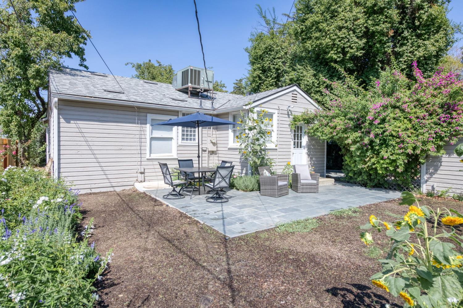 822 E Dayton Avenue