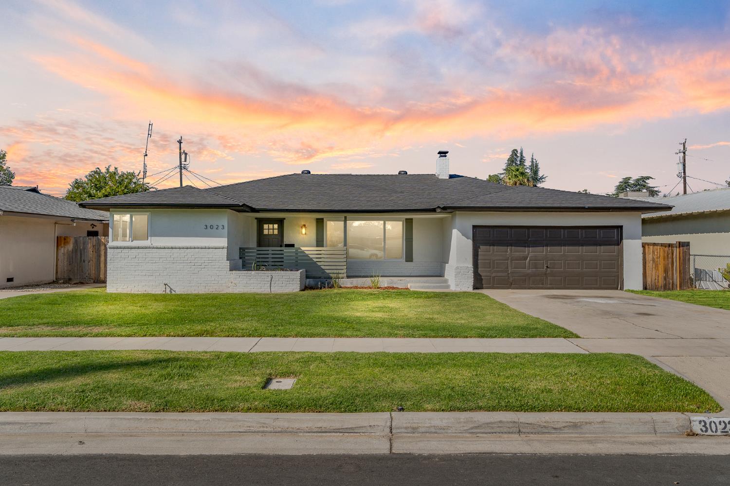3023 E Robinson Avenue