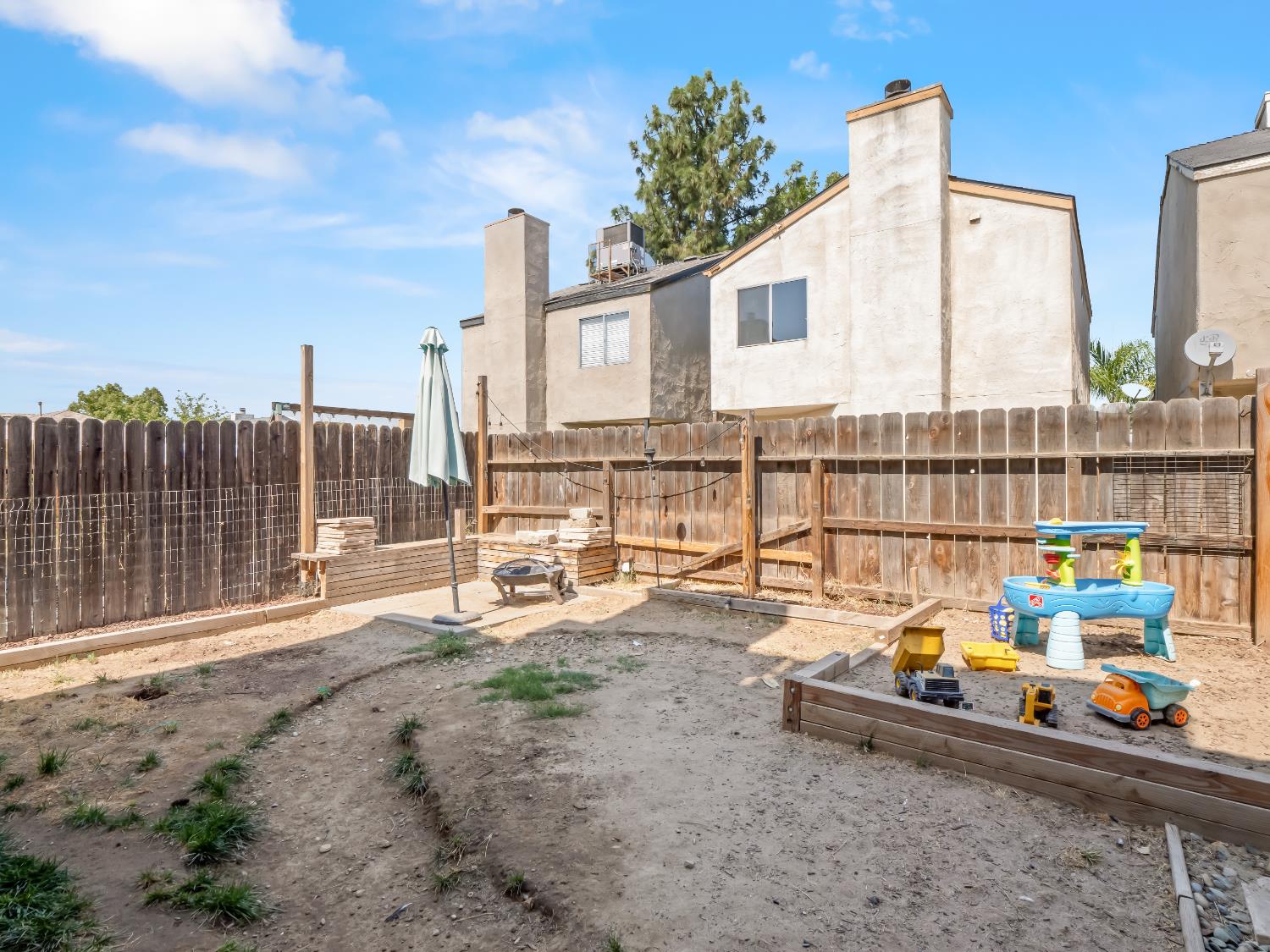 3670 W Terrace Avenue
