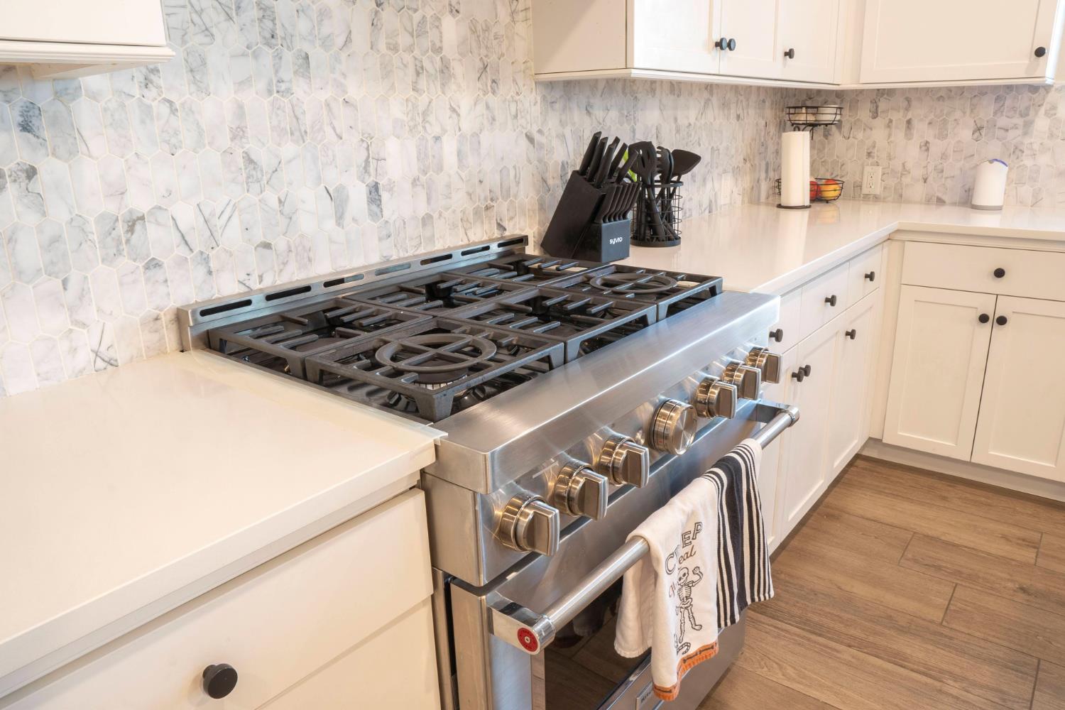 2756 N Douglas Avenue