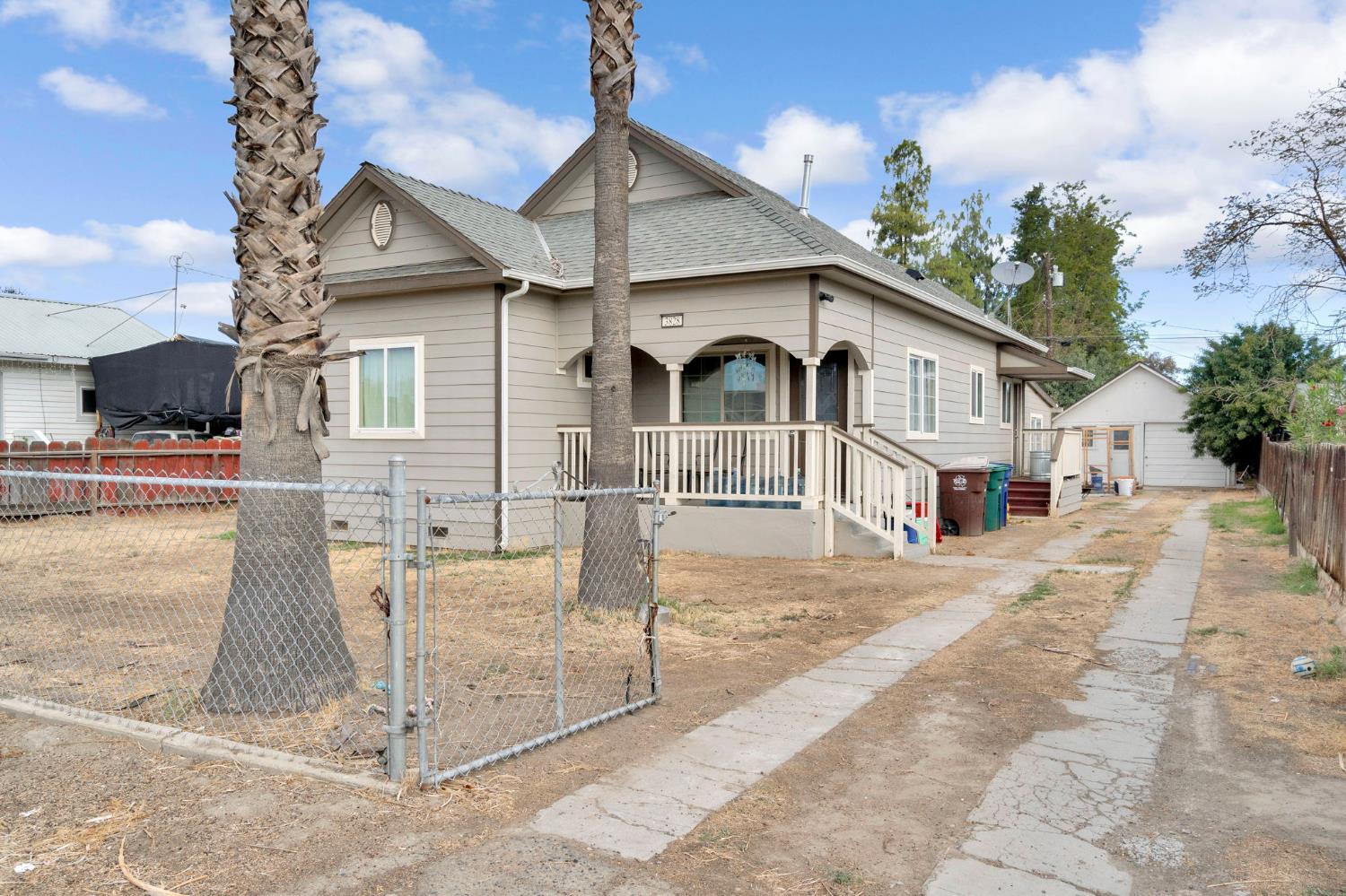 3828 Paloma Street