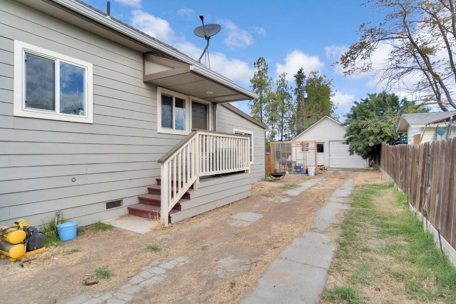 3828 Paloma Street