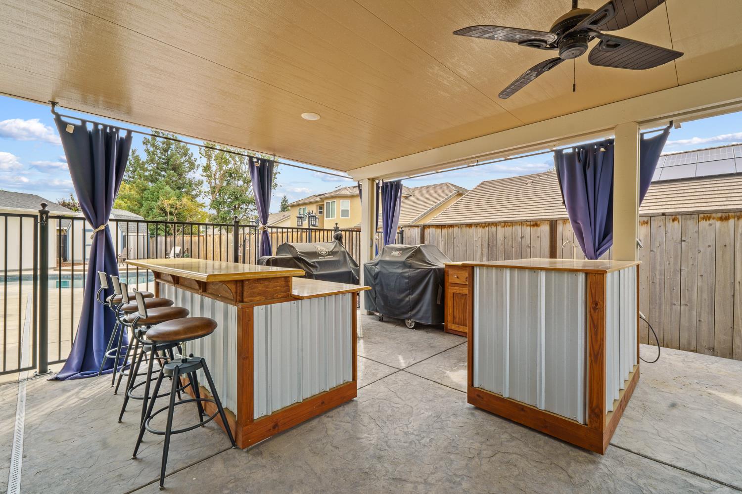 5887 N Bonta Avenue