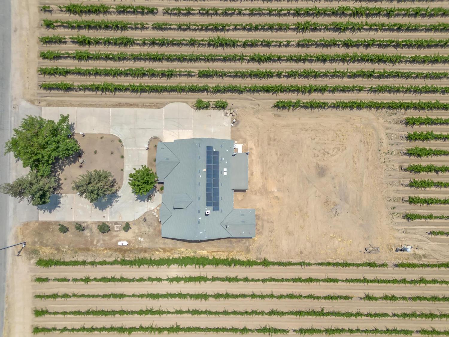 4281 N Rolinda Avenue