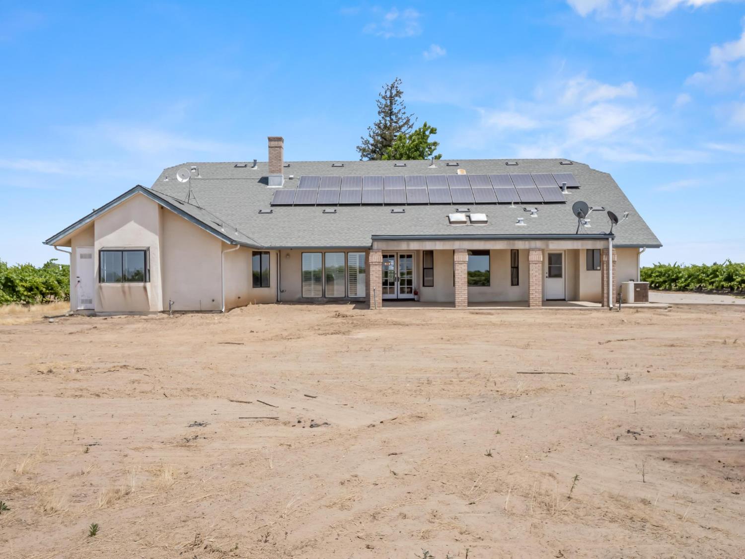 4281 N Rolinda Avenue