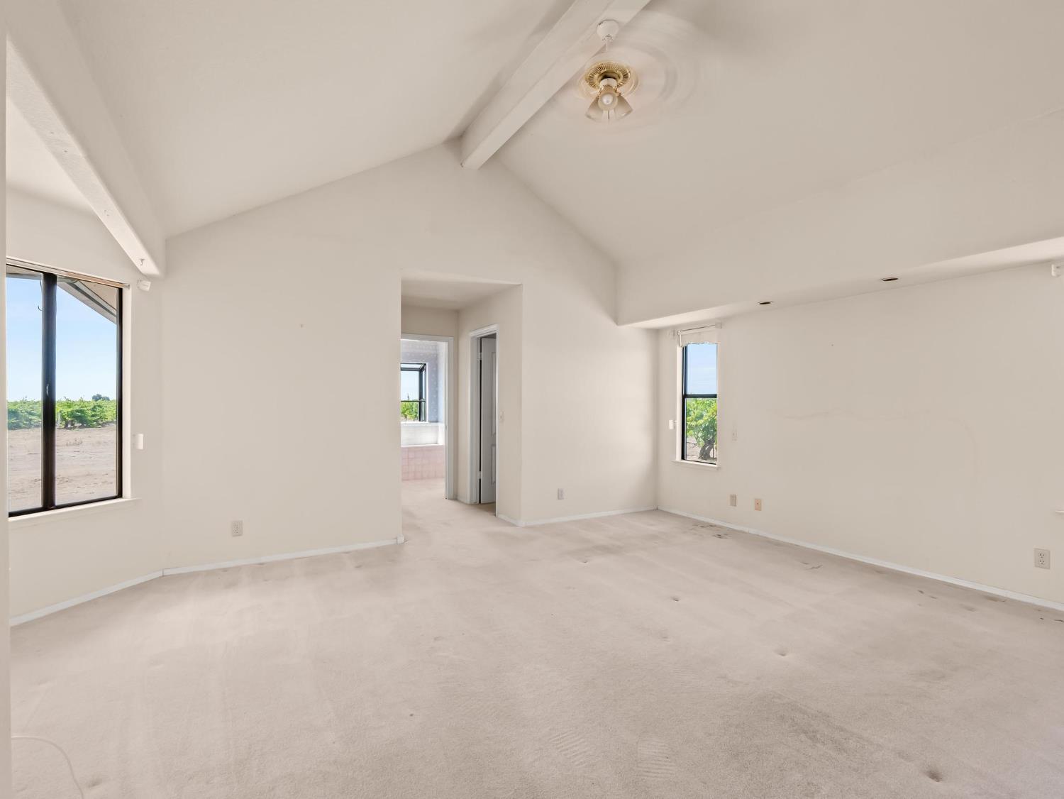 4281 N Rolinda Avenue