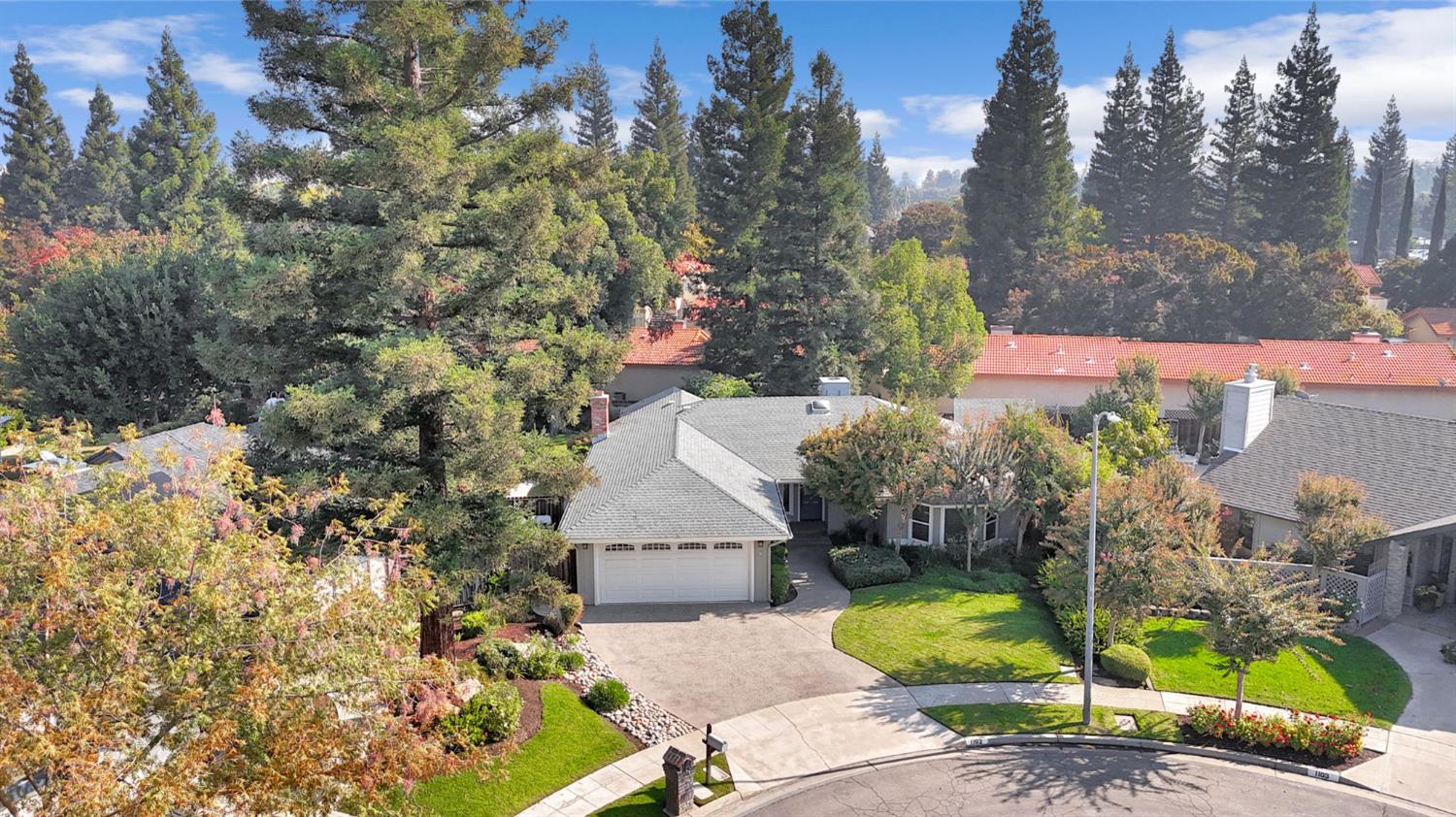 1102 W Paul Avenue