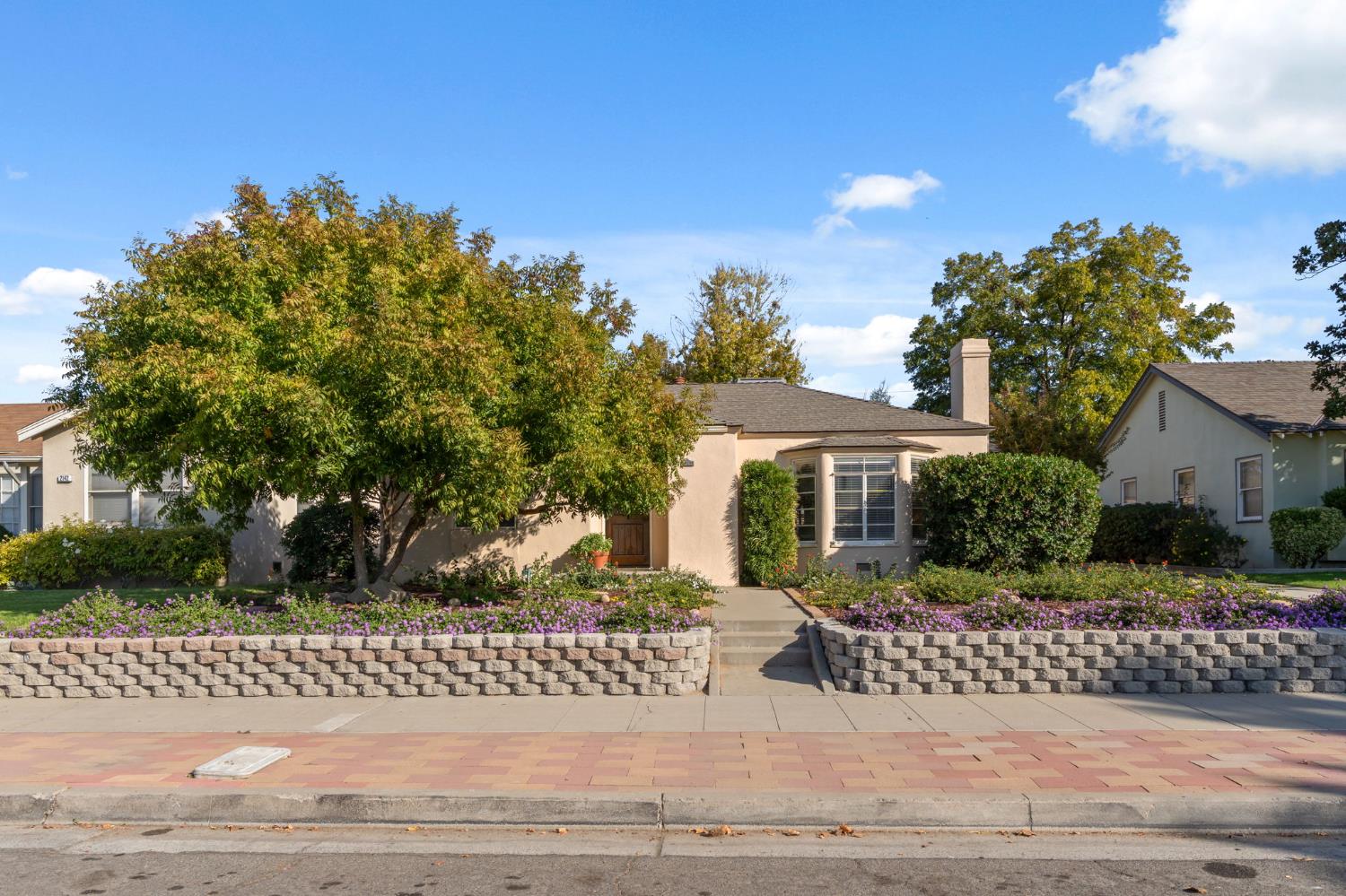 2134 N Farris Avenue