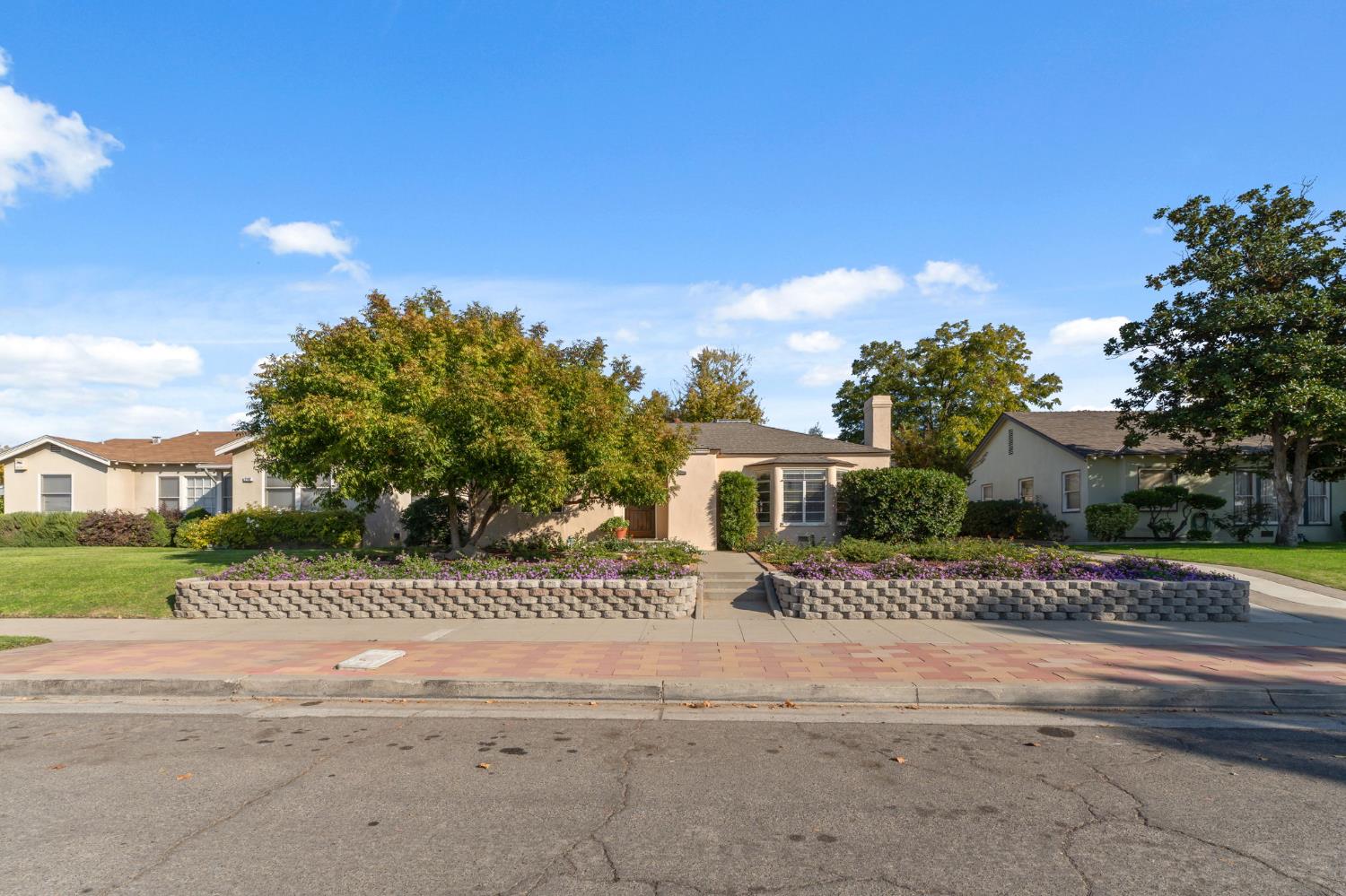 2134 N Farris Avenue
