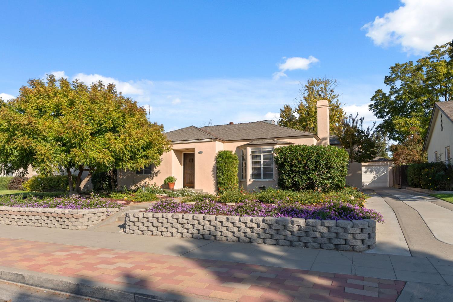 2134 N Farris Avenue