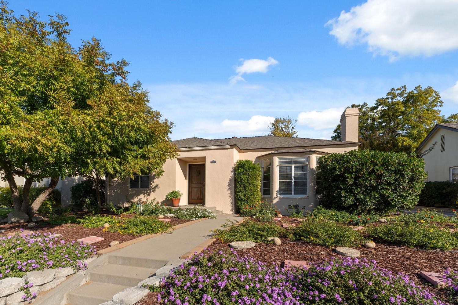 2134 N Farris Avenue