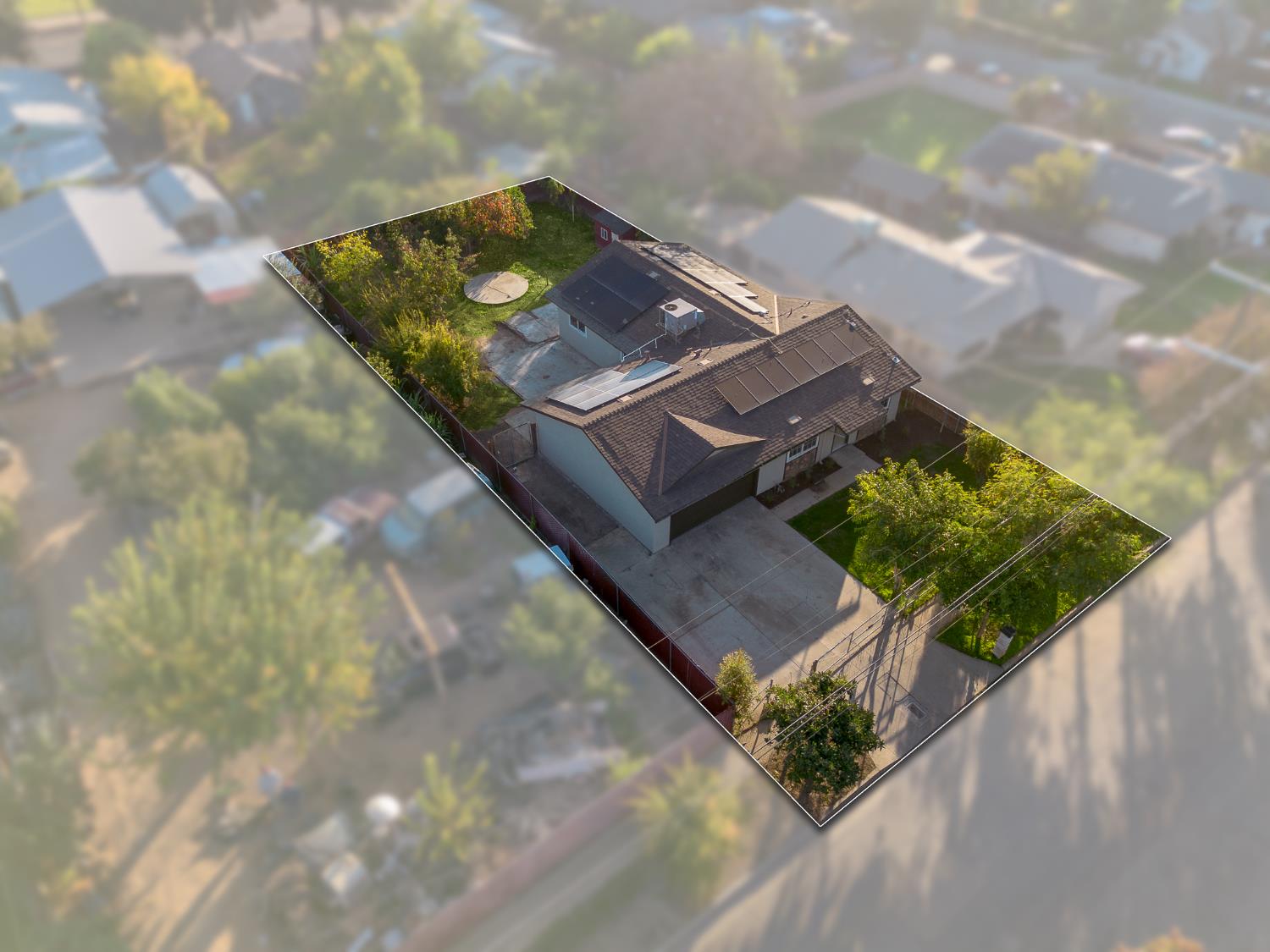221 W San Joaquin Street