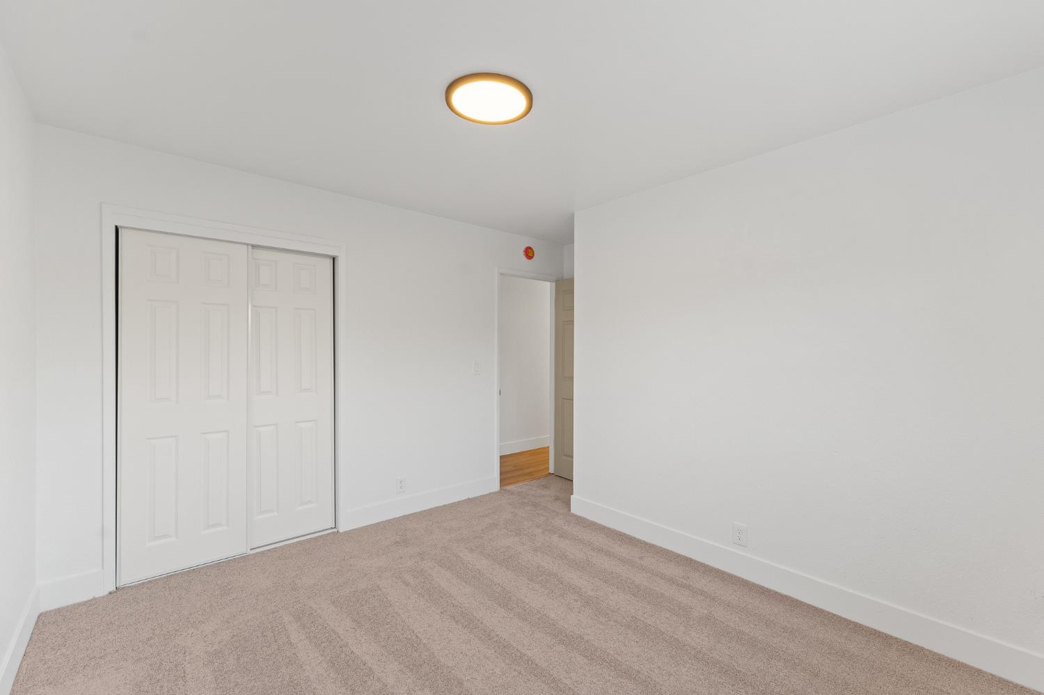 221 W San Joaquin Street