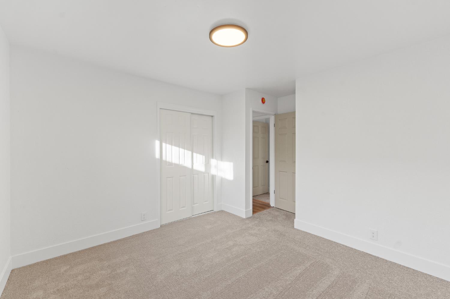 221 W San Joaquin Street