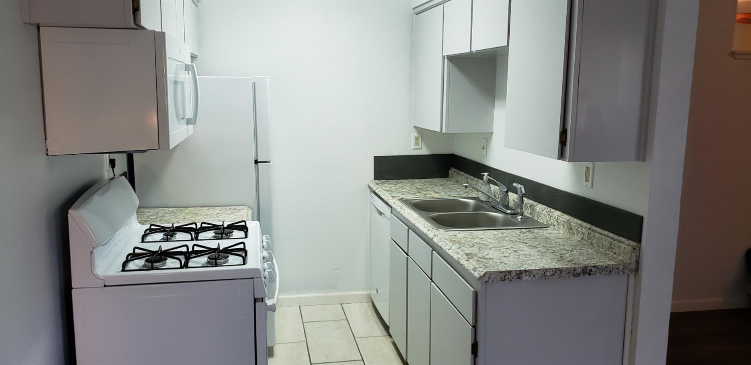 1190 S Winery Avenue # 124