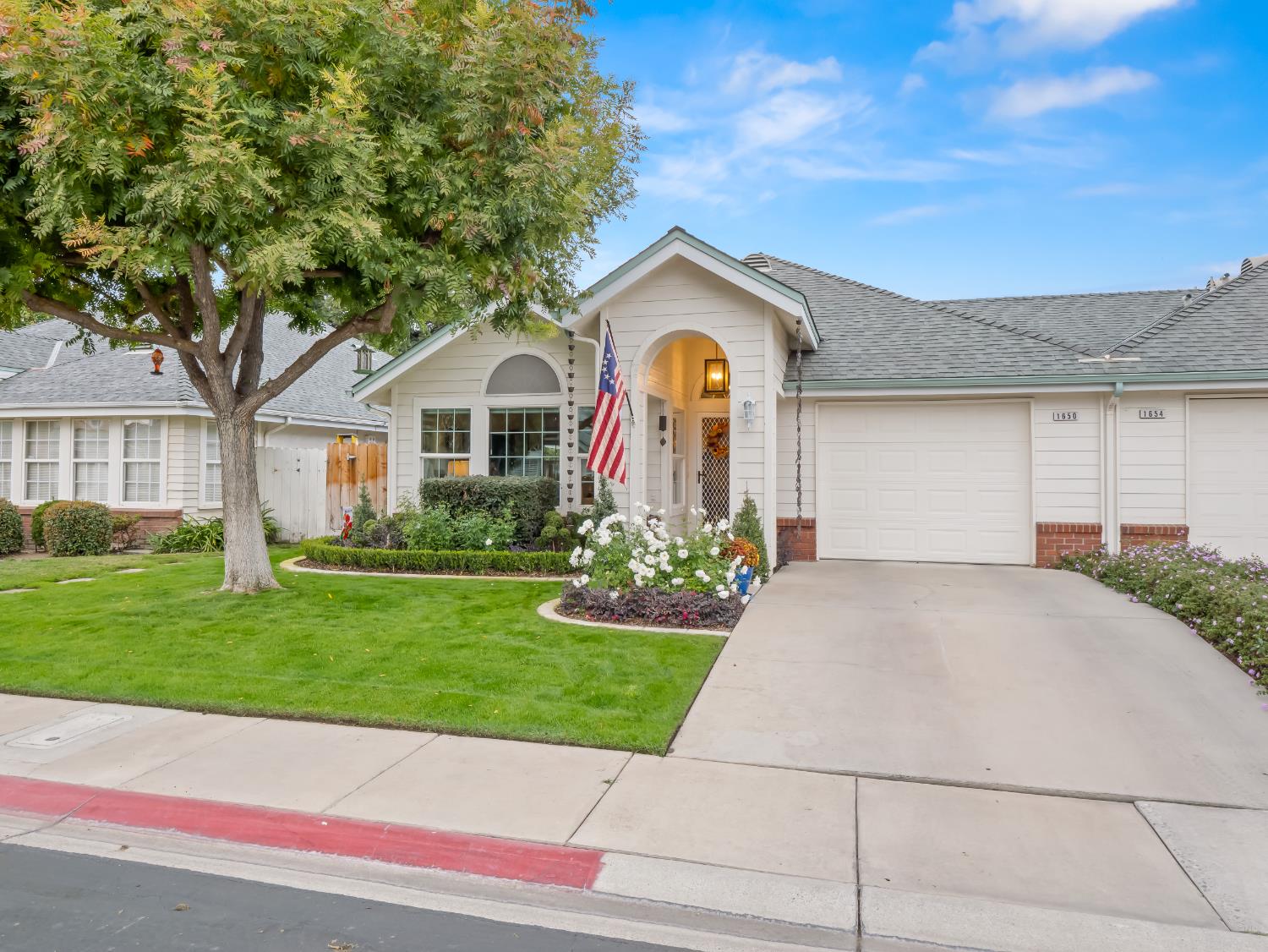 1650 E Morningstar Lane