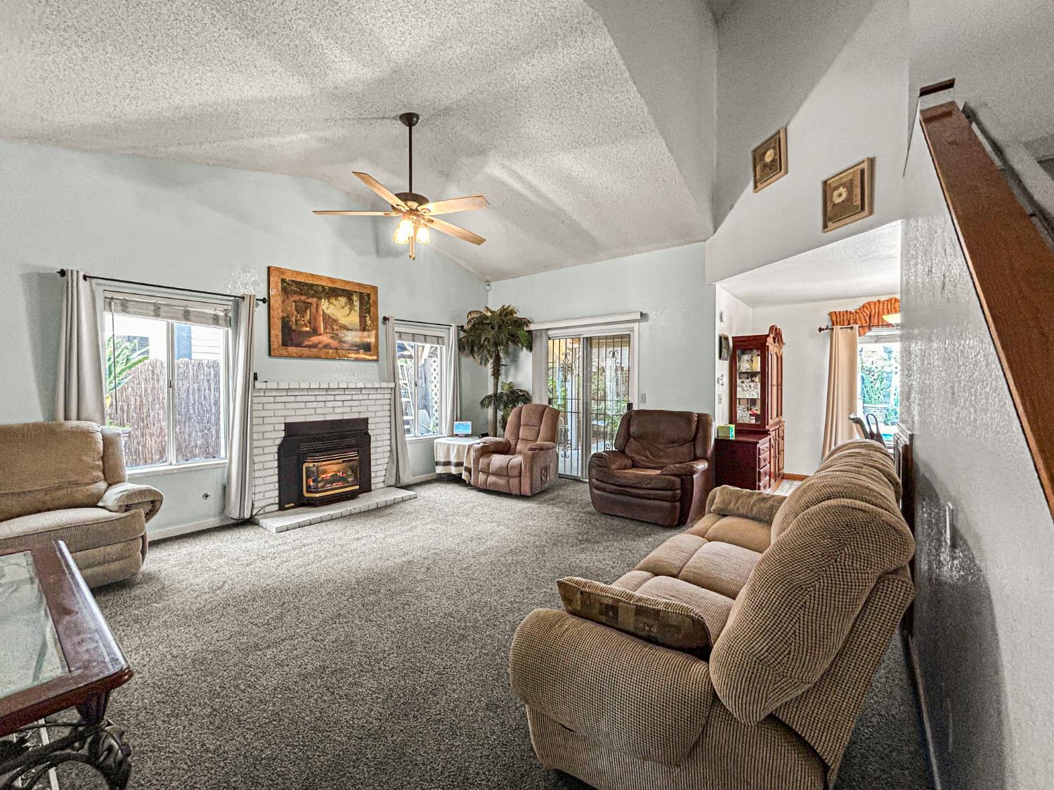 3243 N Dewey Avenue