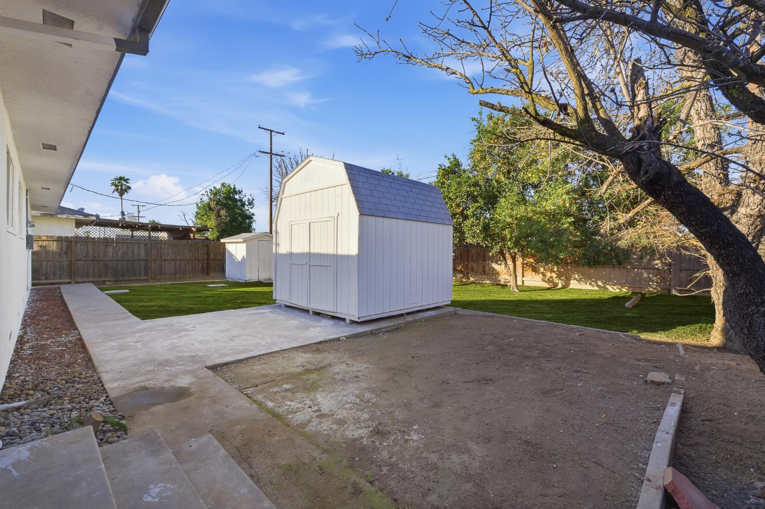 4023 E Fedora Avenue