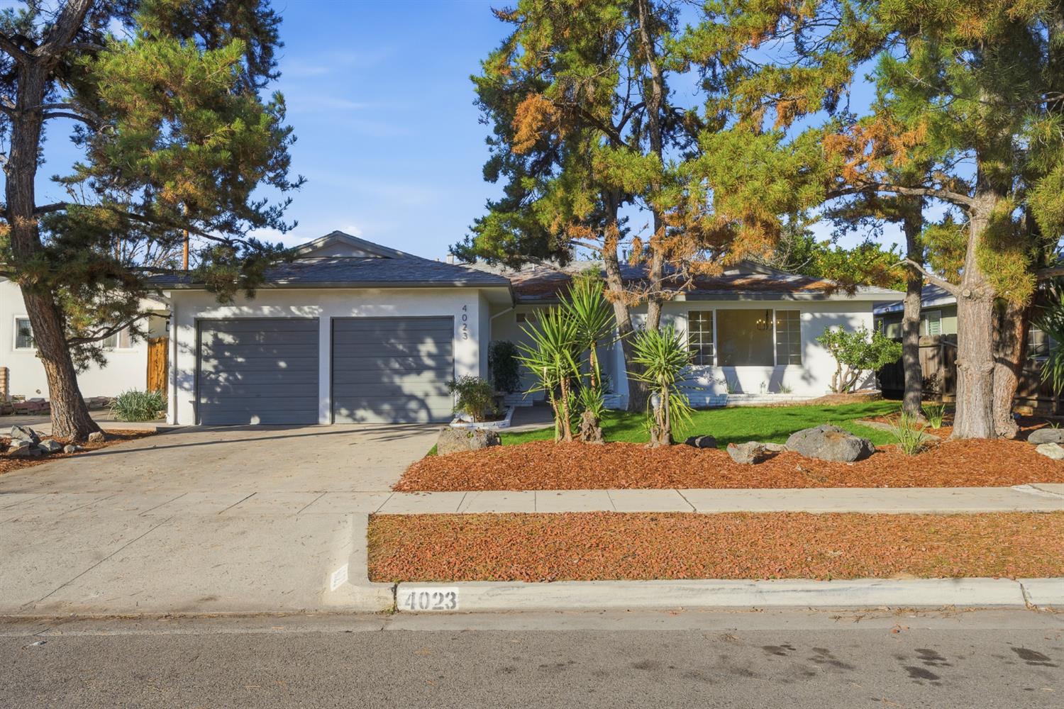 4023 E Fedora Avenue