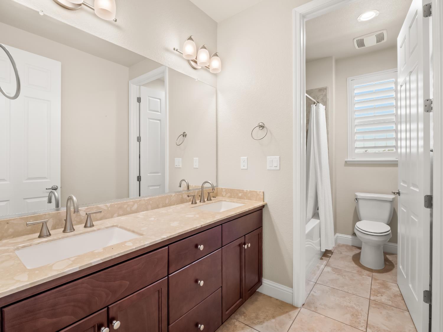 11584 N Via Venitzia Avenue