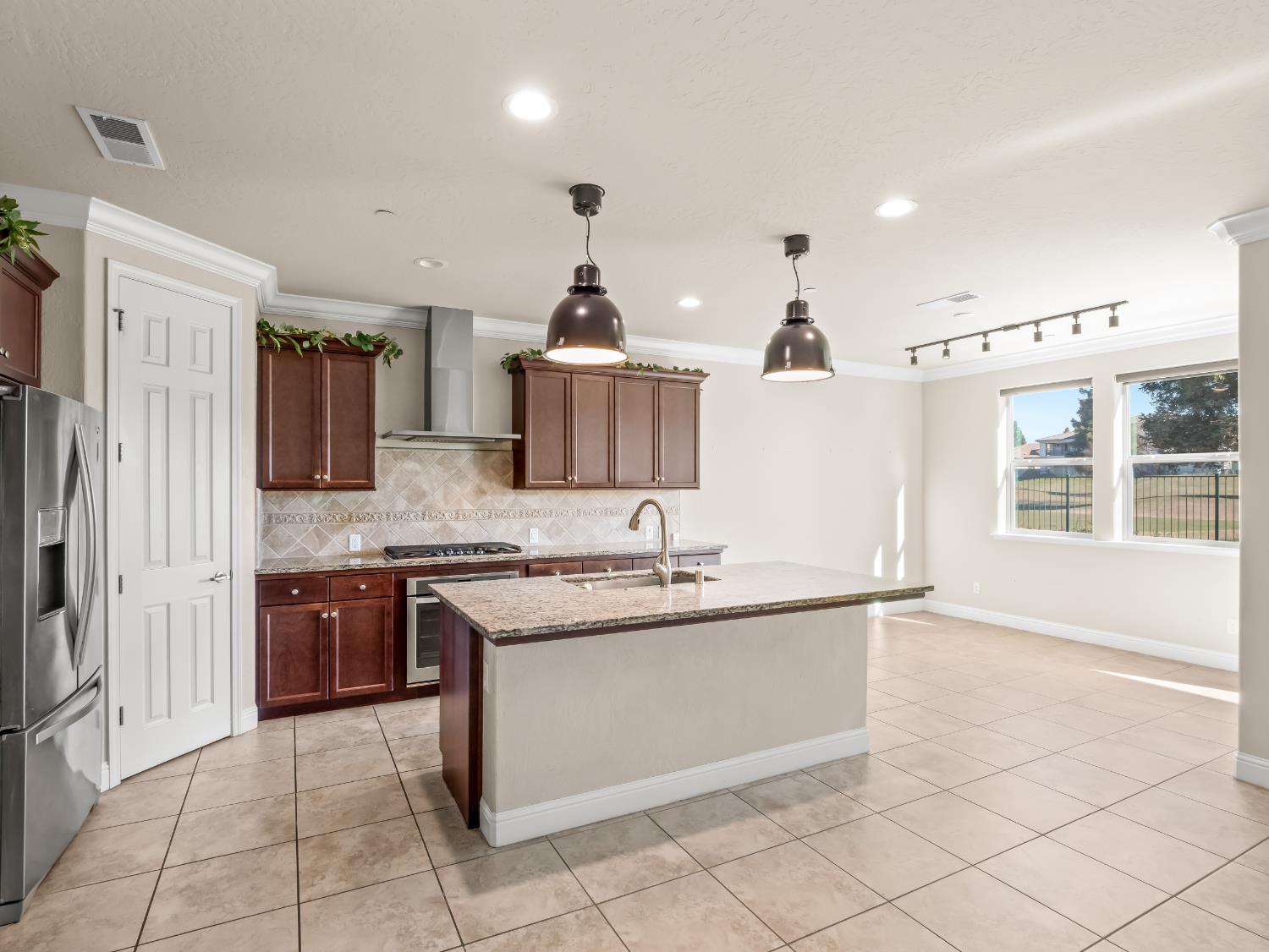 11584 N Via Venitzia Avenue