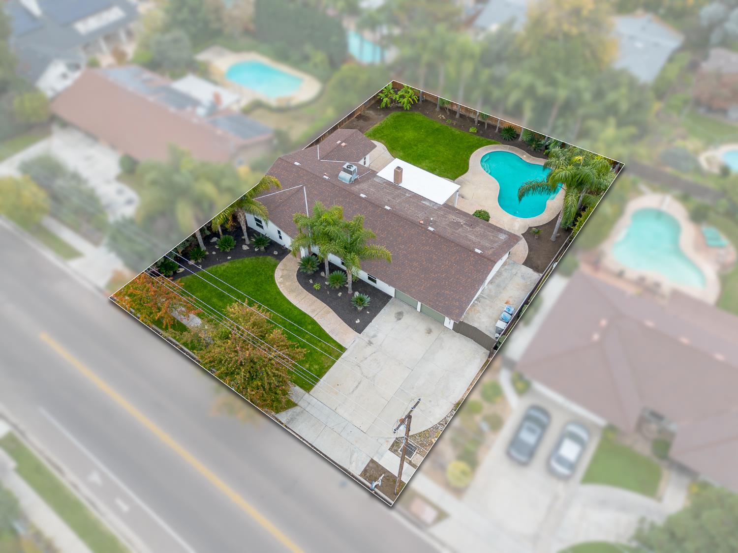 2589 W Barstow Avenue