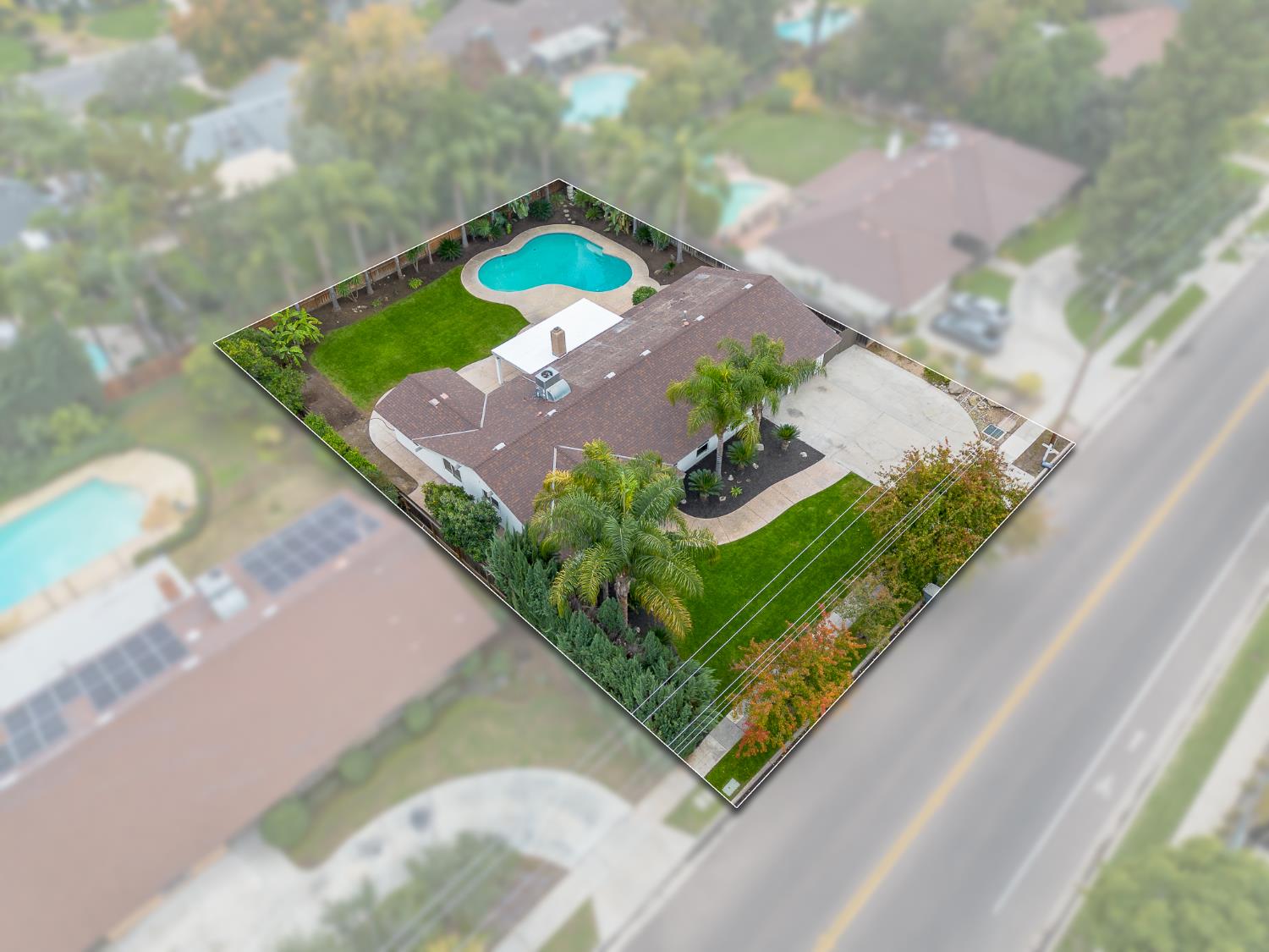 2589 W Barstow Avenue