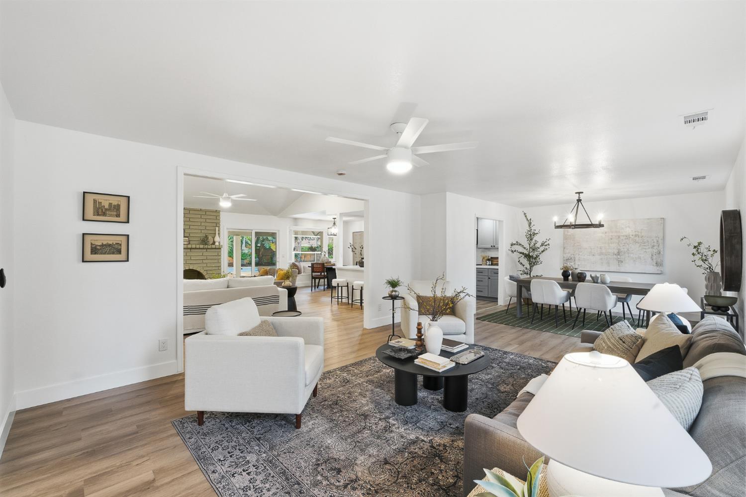 2589 W Barstow Avenue