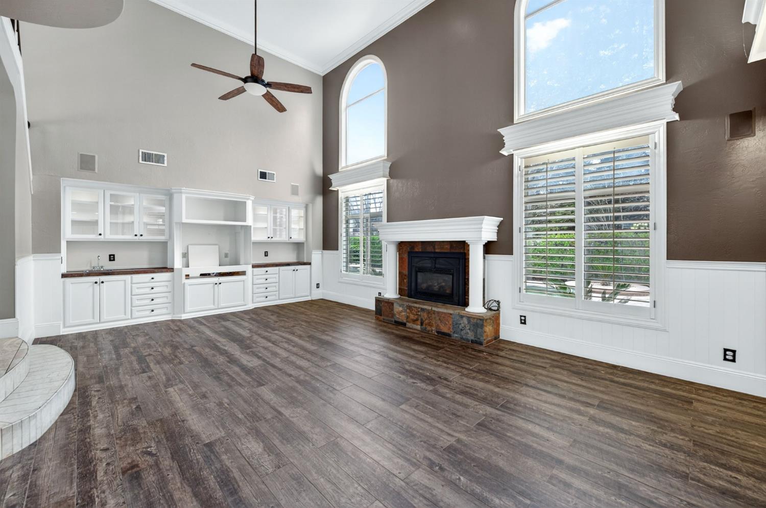 2450 W Beechwood Avenue