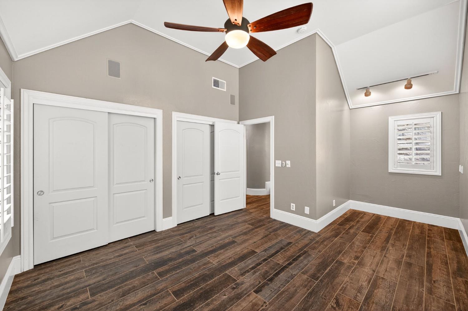 2450 W Beechwood Avenue