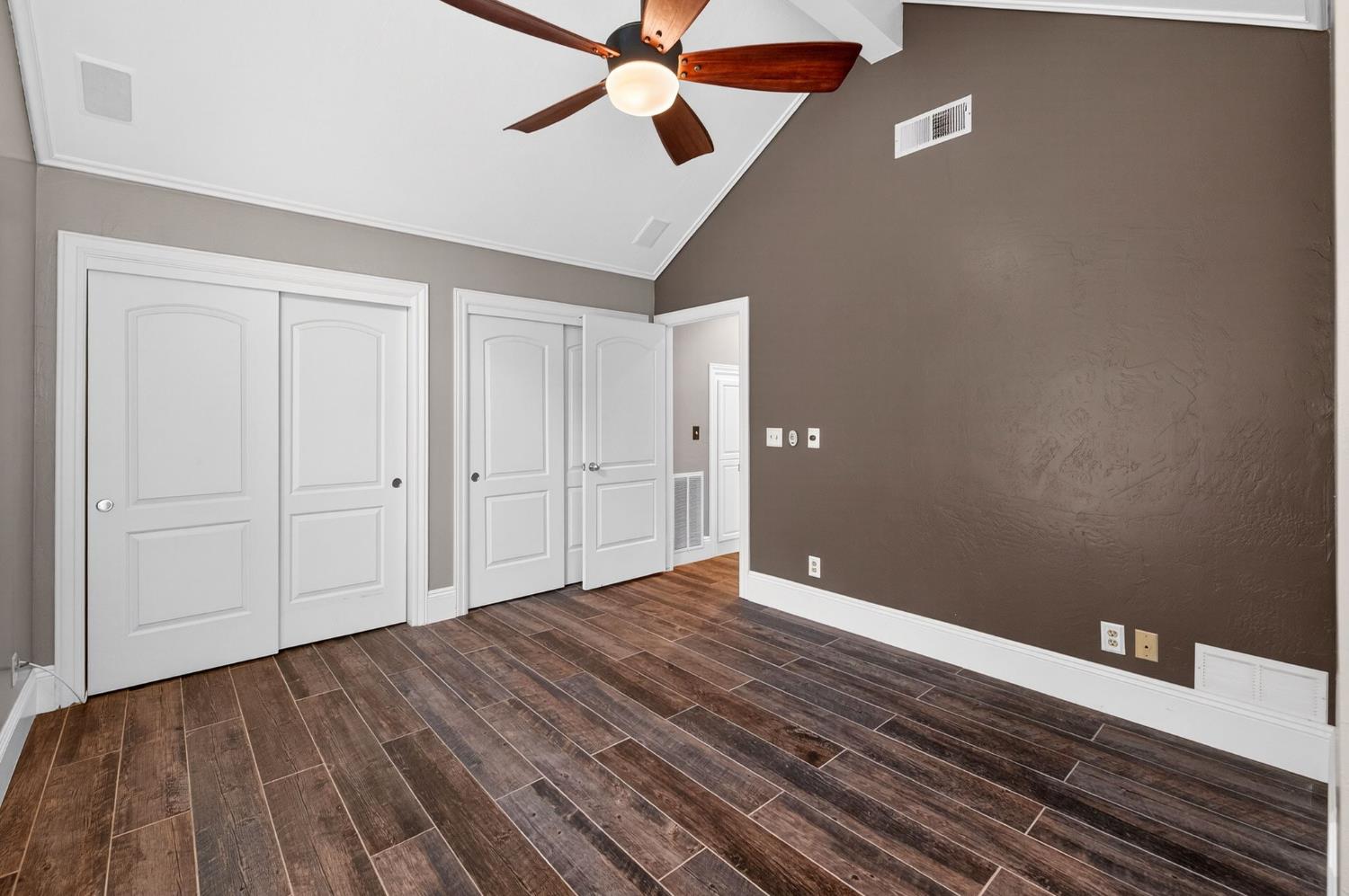 2450 W Beechwood Avenue