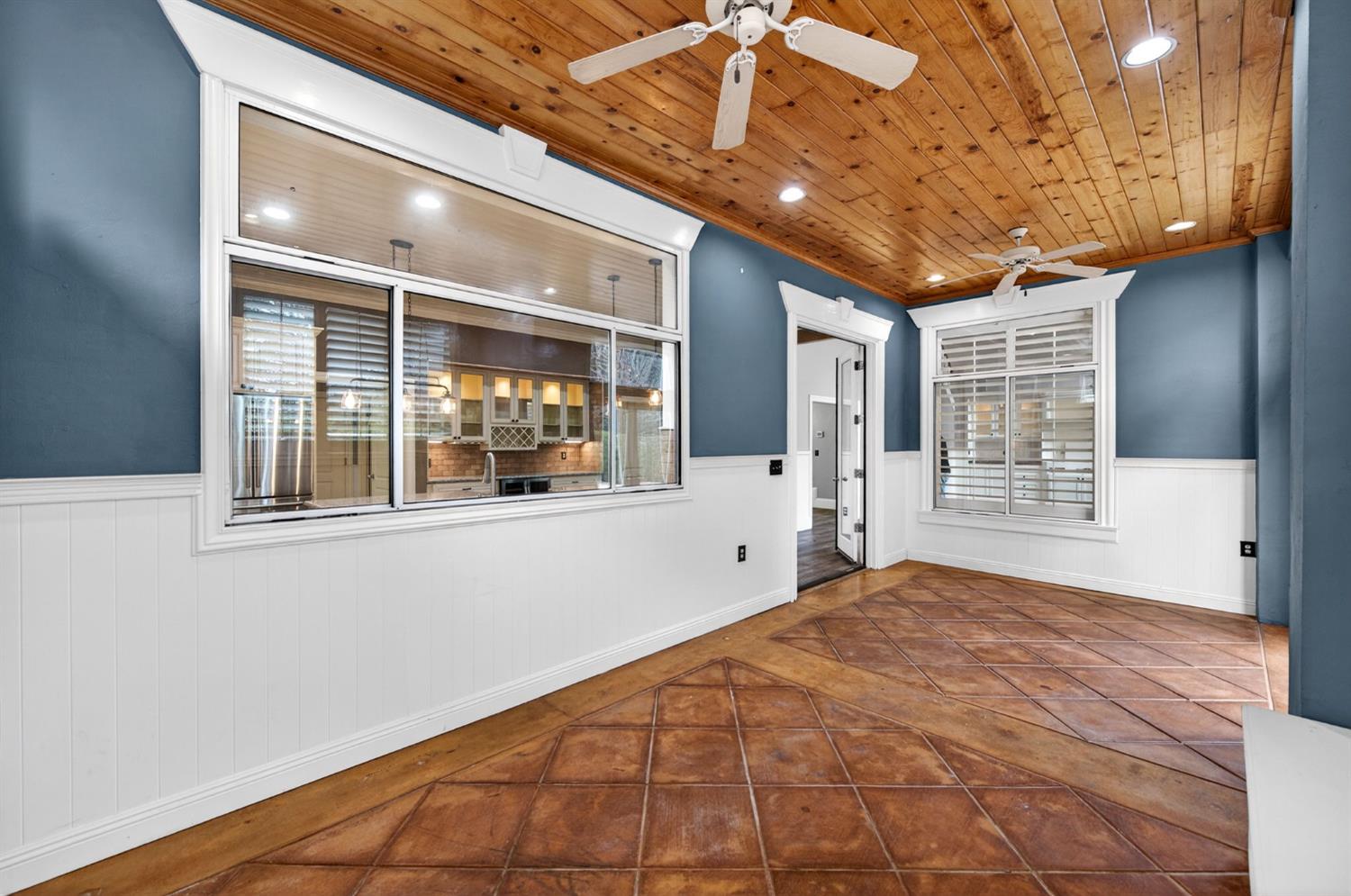 2450 W Beechwood Avenue