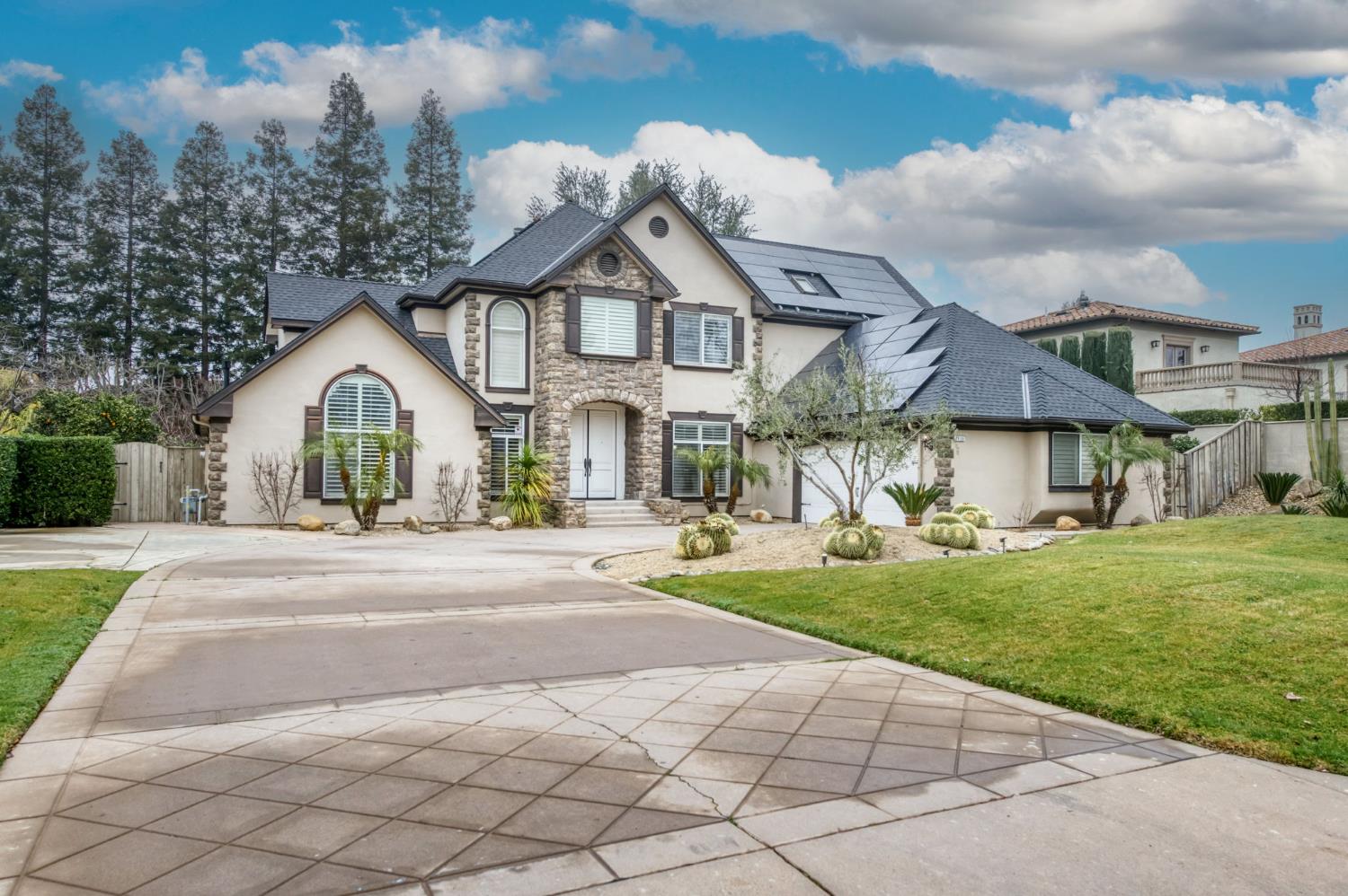 2450 W Beechwood Avenue