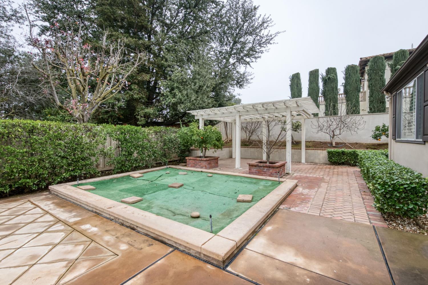 2450 W Beechwood Avenue