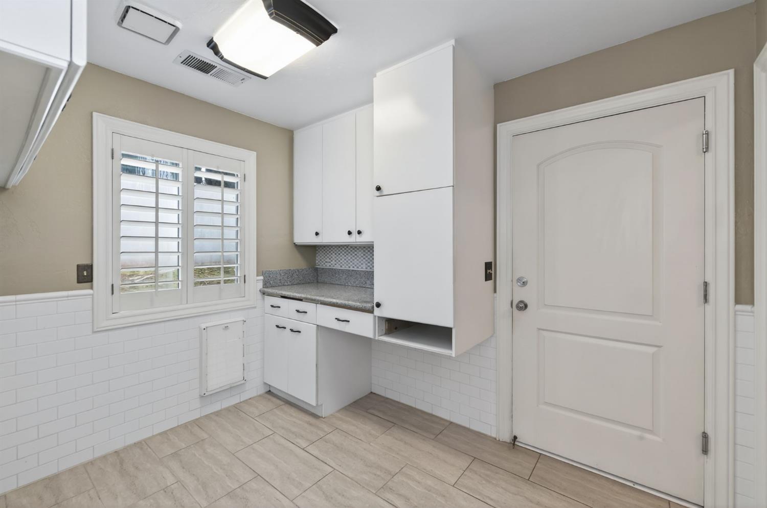 2450 W Beechwood Avenue