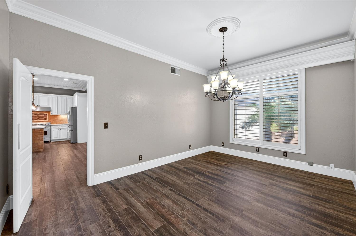 2450 W Beechwood Avenue