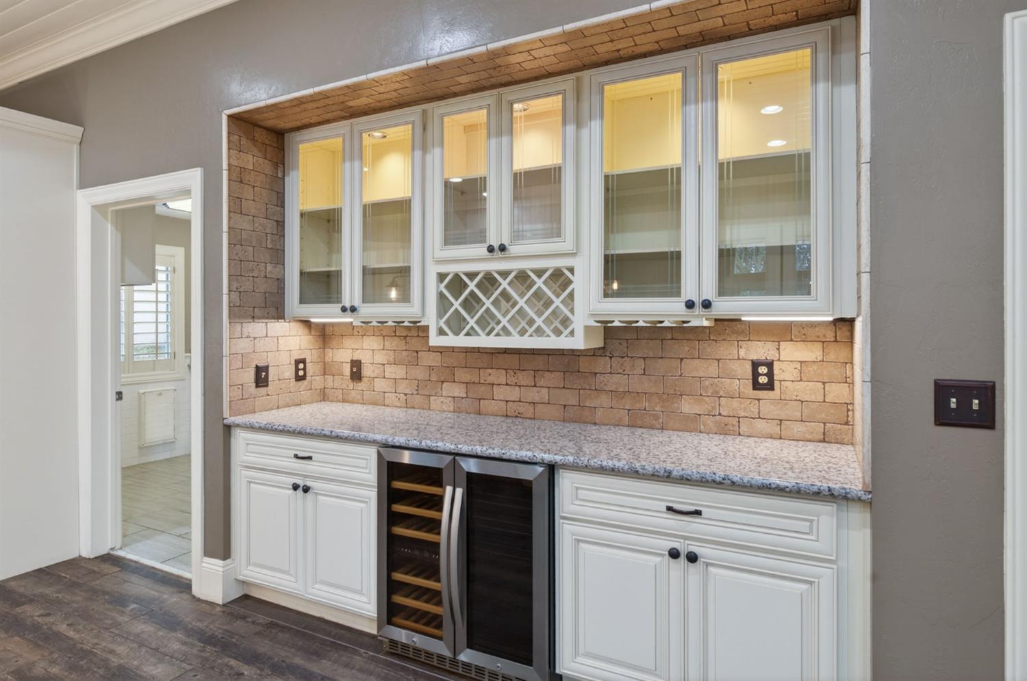 2450 W Beechwood Avenue