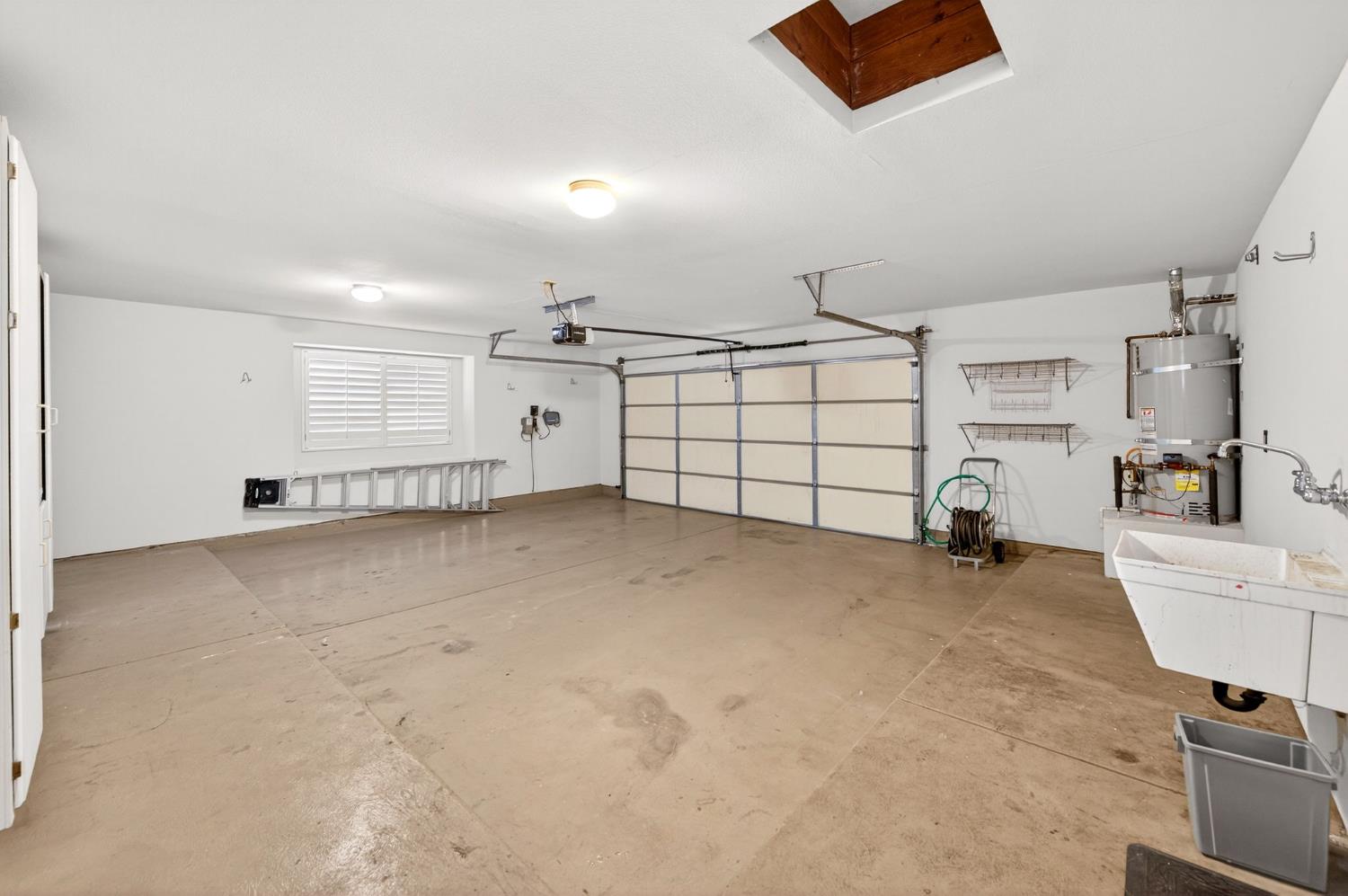 2450 W Beechwood Avenue