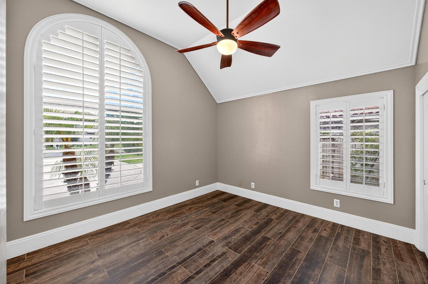 2450 W Beechwood Avenue