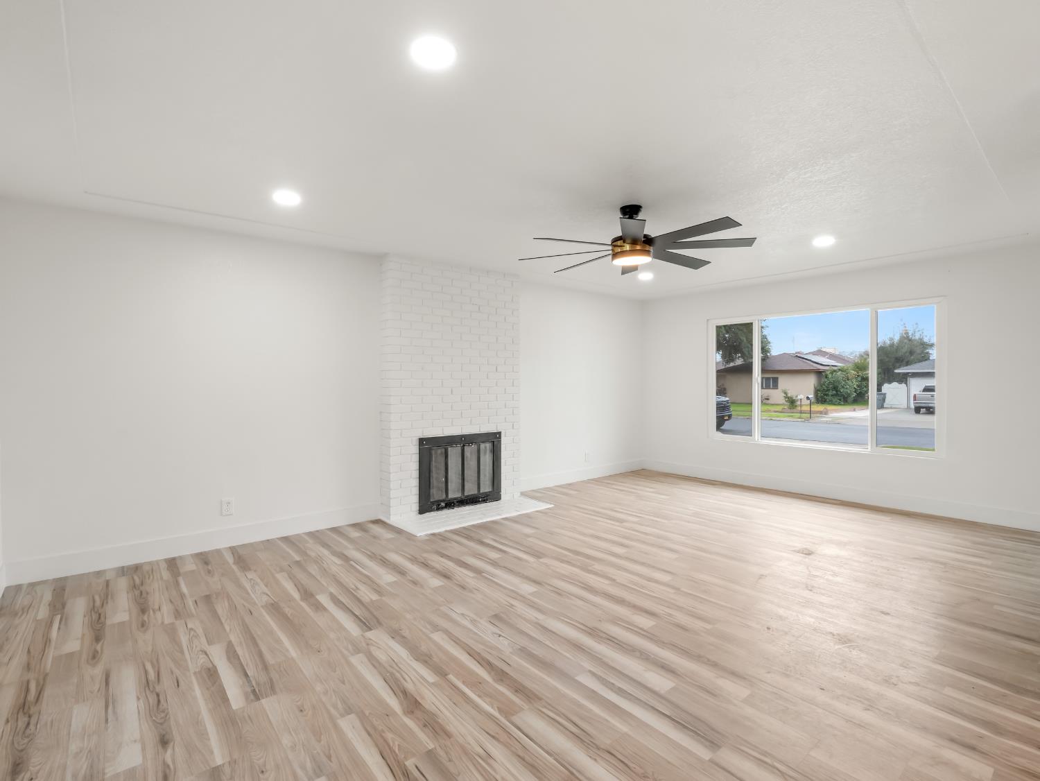 568 E San Ramon Avenue