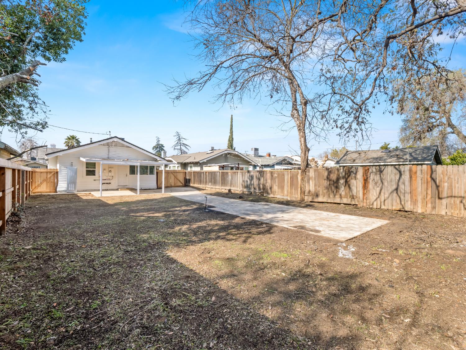 954 N Safford Avenue