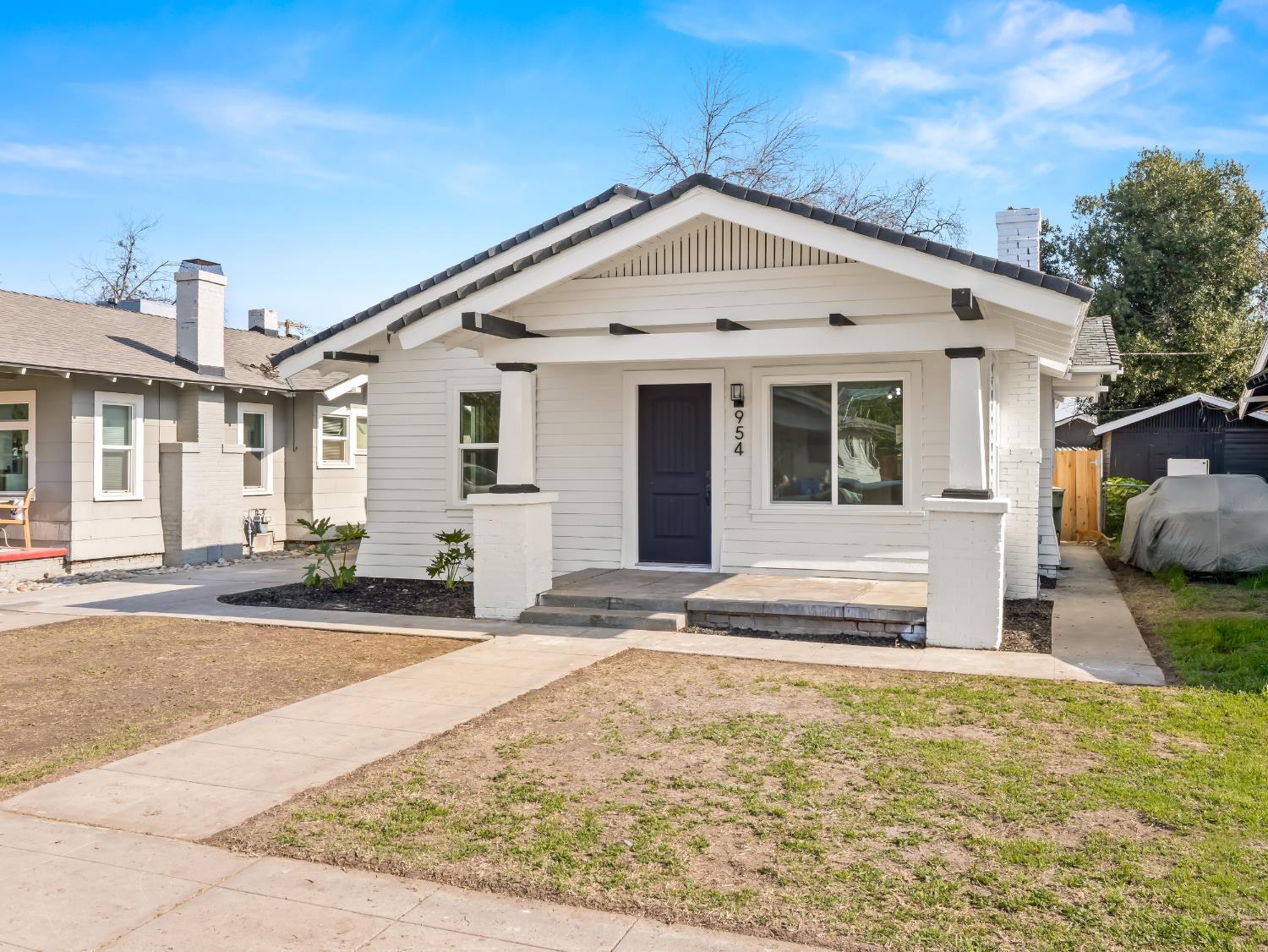 954 N Safford Avenue
